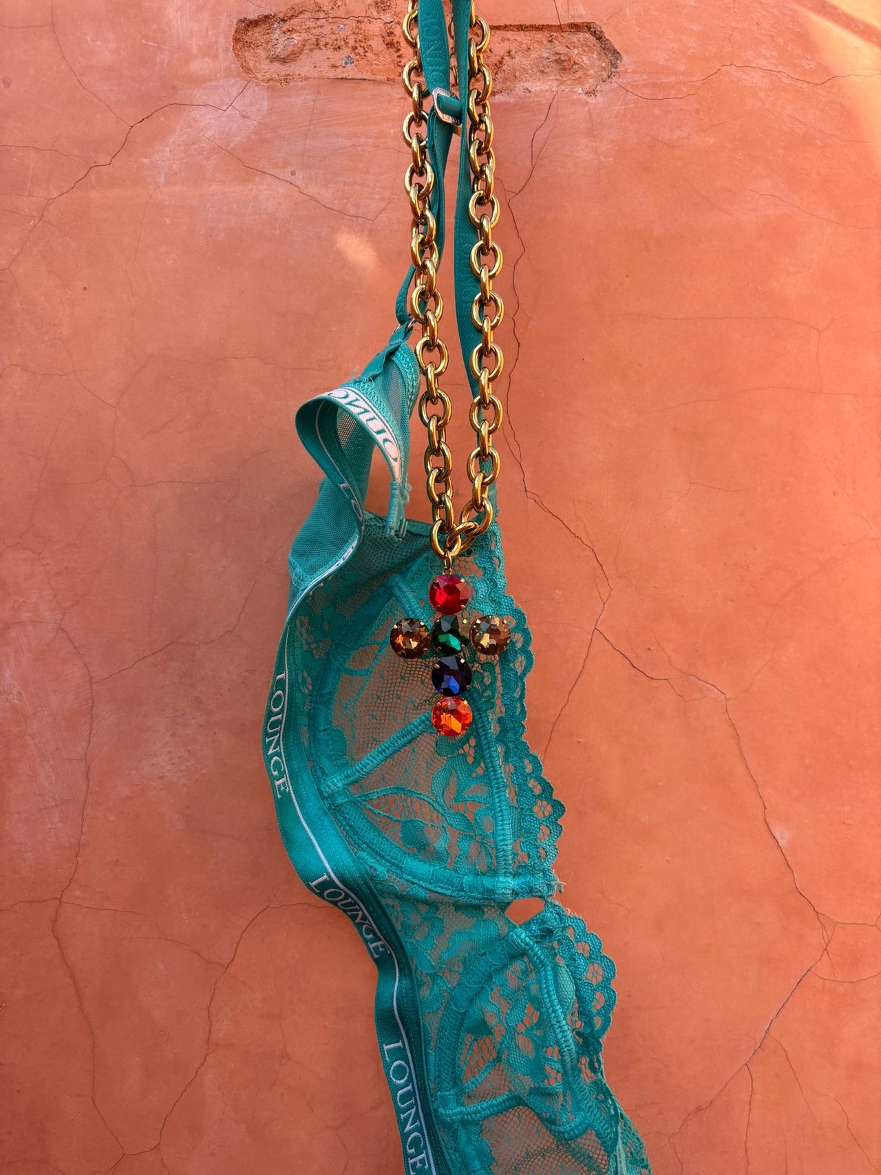 CROSS MULTICOLOUR NECKLACE